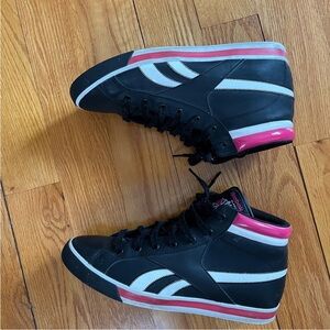 Vintage - 2/$20 - Reebok Women's Black and Pink Sneakers